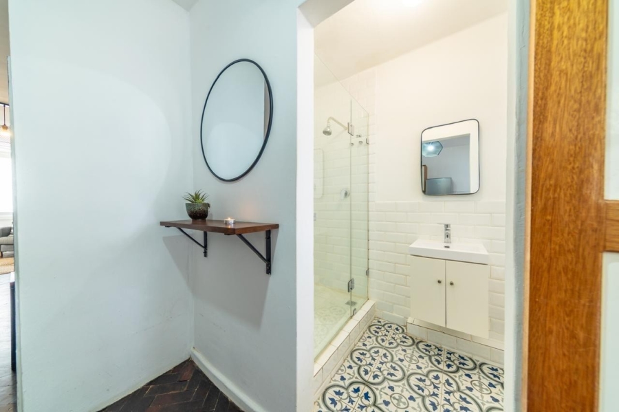 To Let 1 Bedroom Property for Rent in Sea Point Western Cape